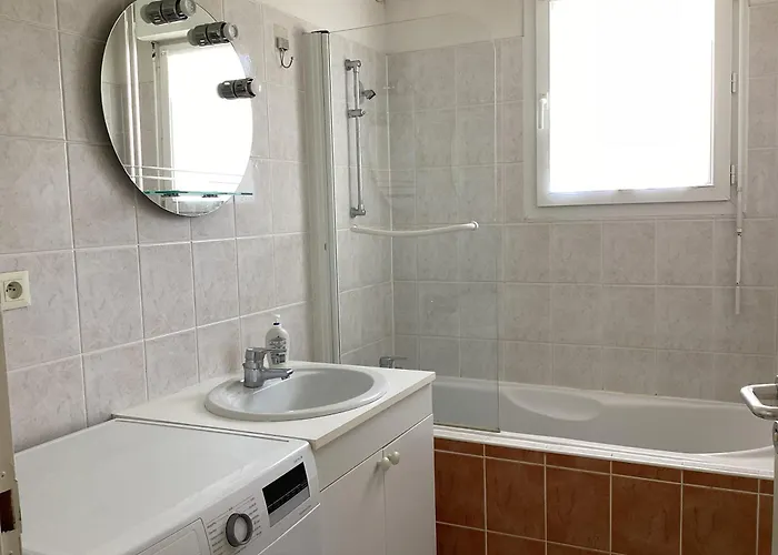 Type 2 Rue Alsace Lorraine 10mn * La Rochelle (Charente-Maritime)